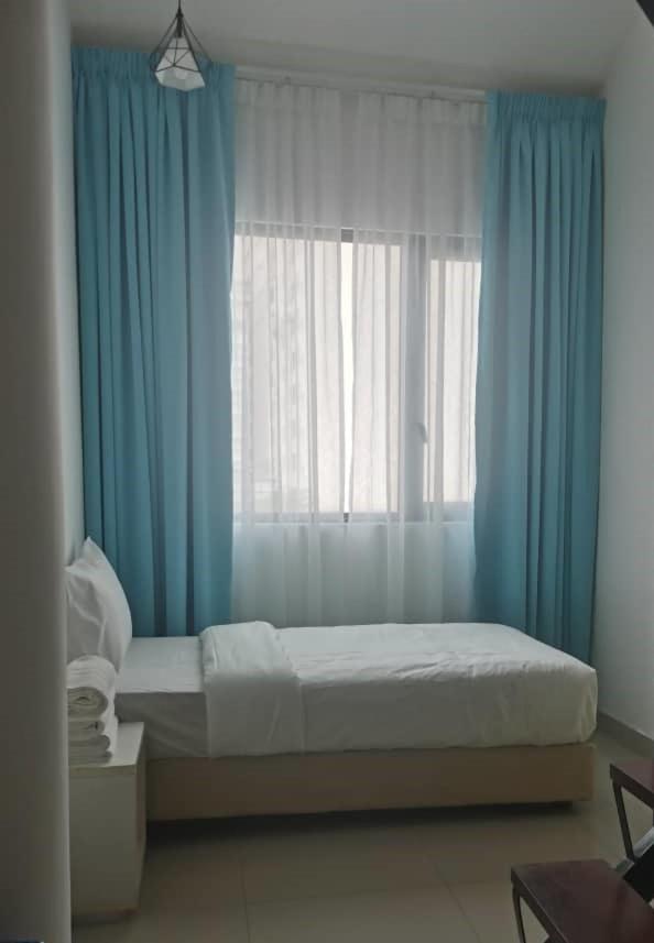 Yy48 Hotel 2 Mins Walk From Masjid Jamek Lrt Station Kuala Lumpur Exteriör bild