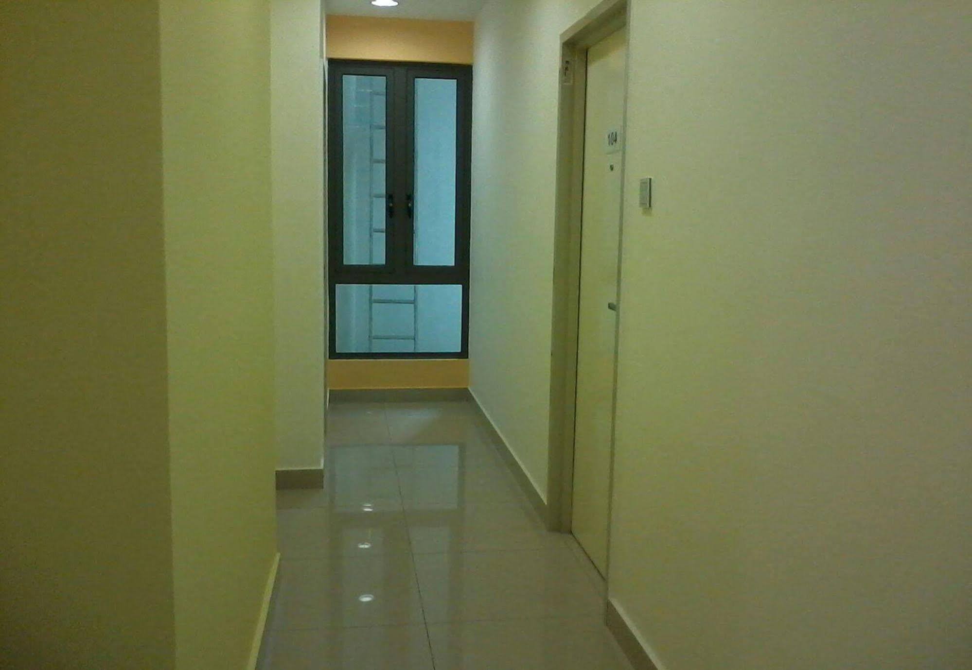 Yy48 Hotel 2 Mins Walk From Masjid Jamek Lrt Station Kuala Lumpur Exteriör bild