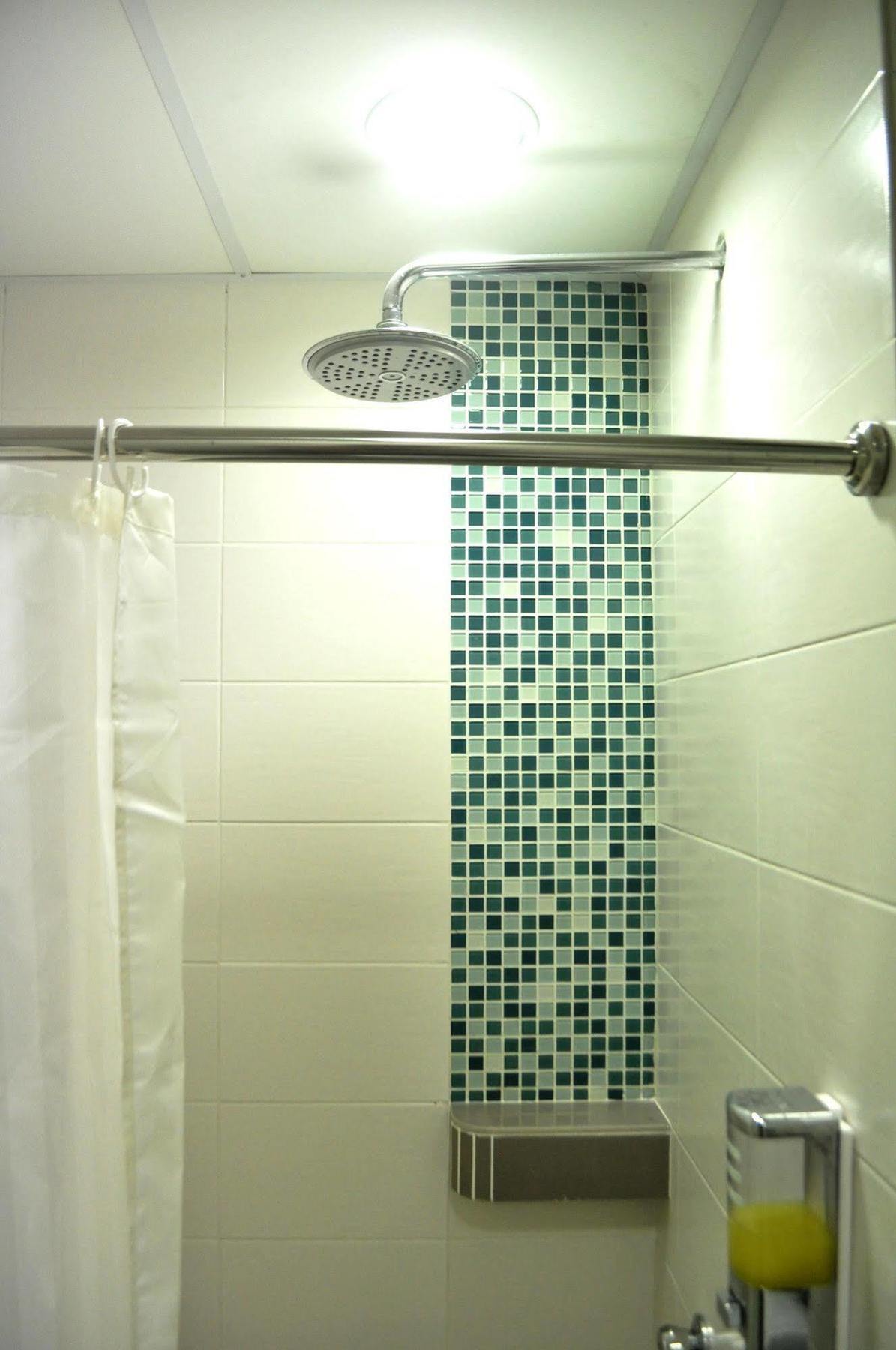 Yy48 Hotel 2 Mins Walk From Masjid Jamek Lrt Station Kuala Lumpur Exteriör bild