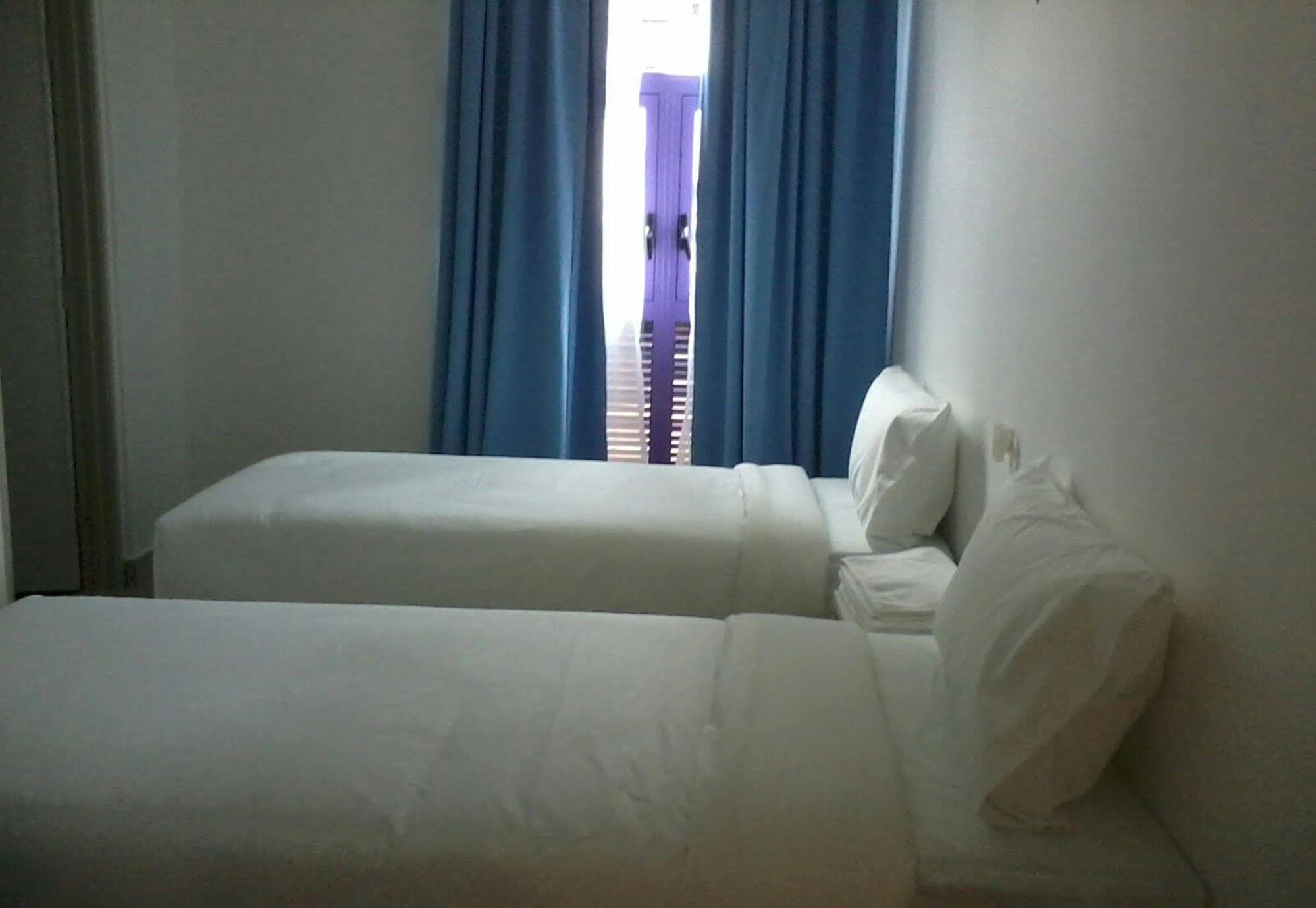 Yy48 Hotel 2 Mins Walk From Masjid Jamek Lrt Station Kuala Lumpur Exteriör bild