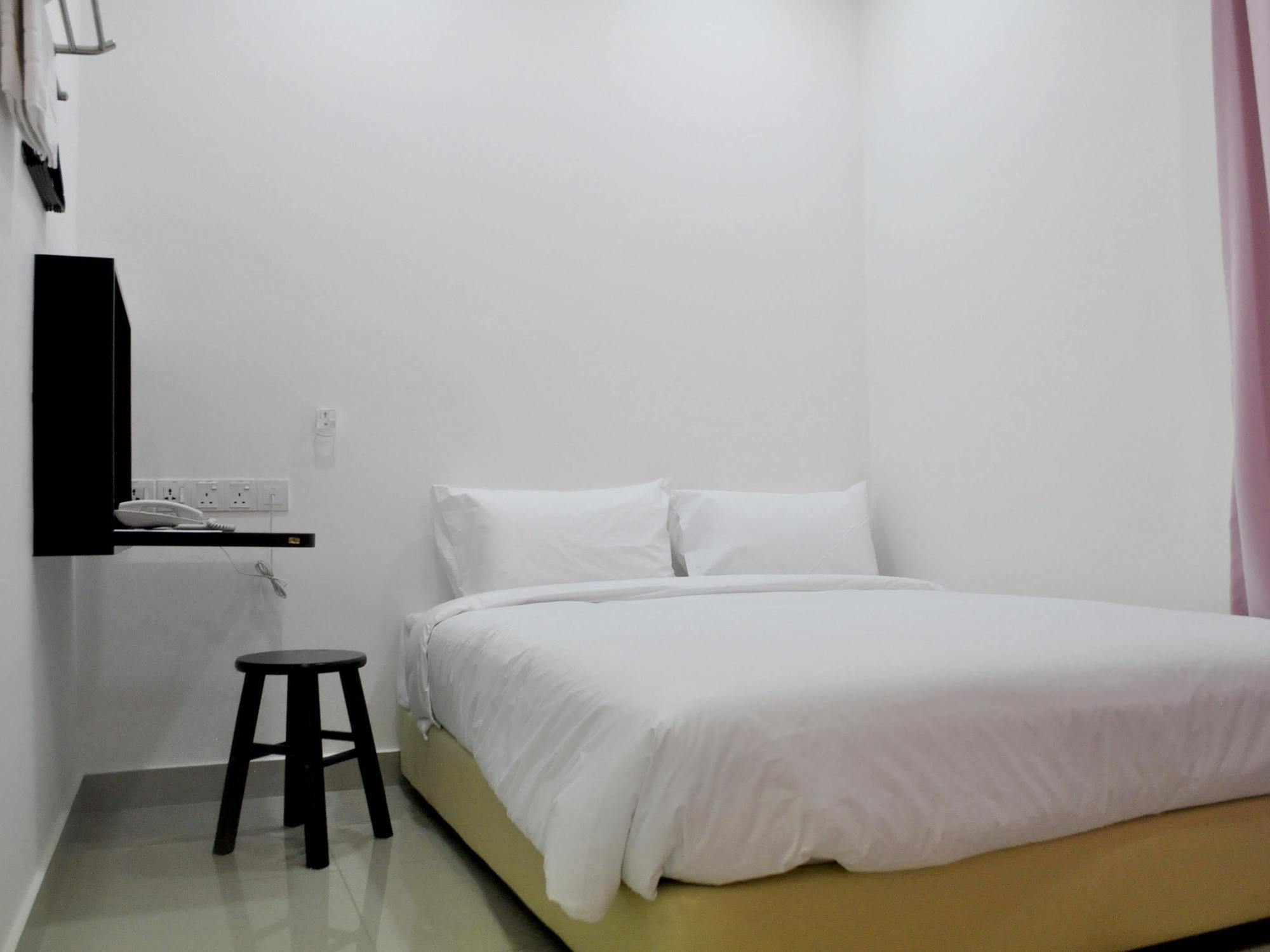 Yy48 Hotel 2 Mins Walk From Masjid Jamek Lrt Station Kuala Lumpur Exteriör bild